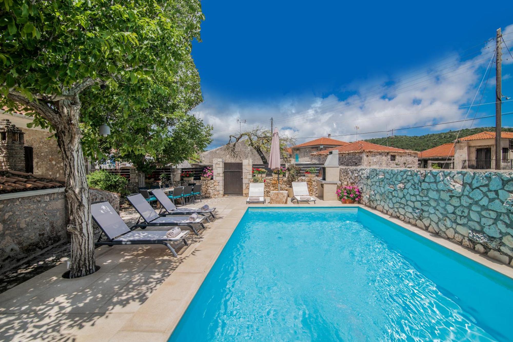 Villa Callisto- Elegant Restored Villa With Pool Yírion Buitenkant foto